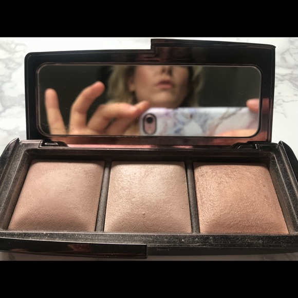Hourglass Ambient Lighting Palette - Picture 3 of 4